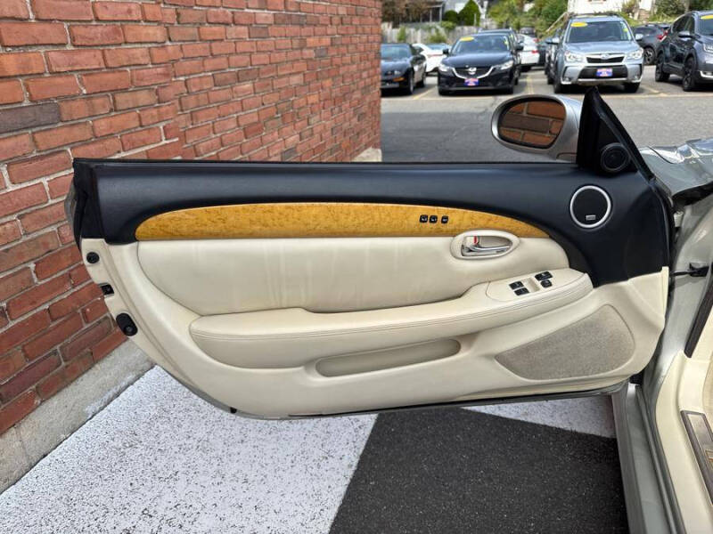 2004 Lexus SC 430