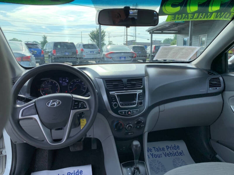 2017 Hyundai Accent SE