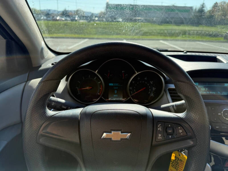 2014 Chevrolet Cruze LS Auto