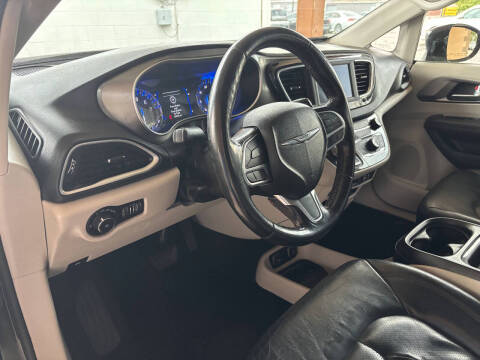 2020 Chrysler Pacifica Touring L