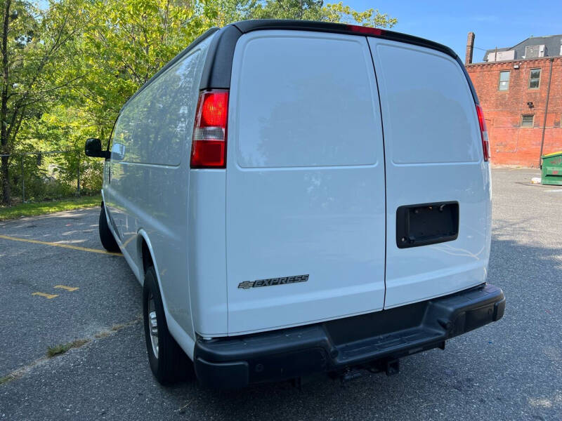 2019 Chevrolet Express 2500