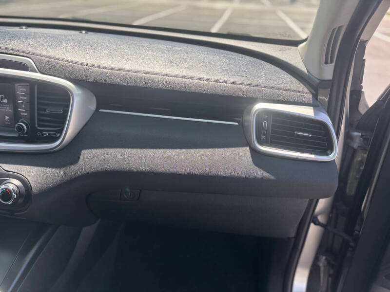2019 Kia Sorento LX