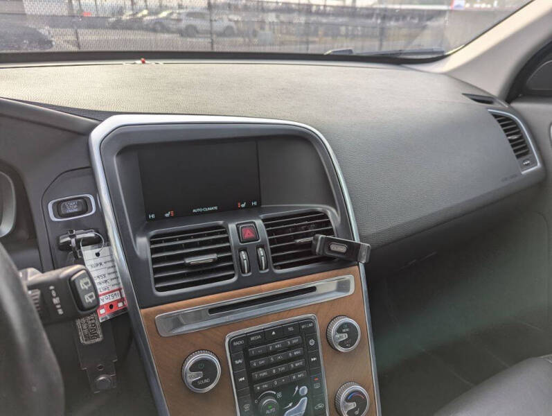 2017 Volvo XC60 T5 Inscription