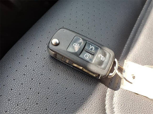 2022 Volkswagen Passat R-Line