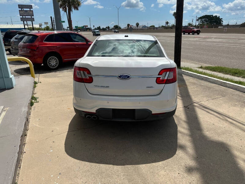 2011 Ford Taurus SEL