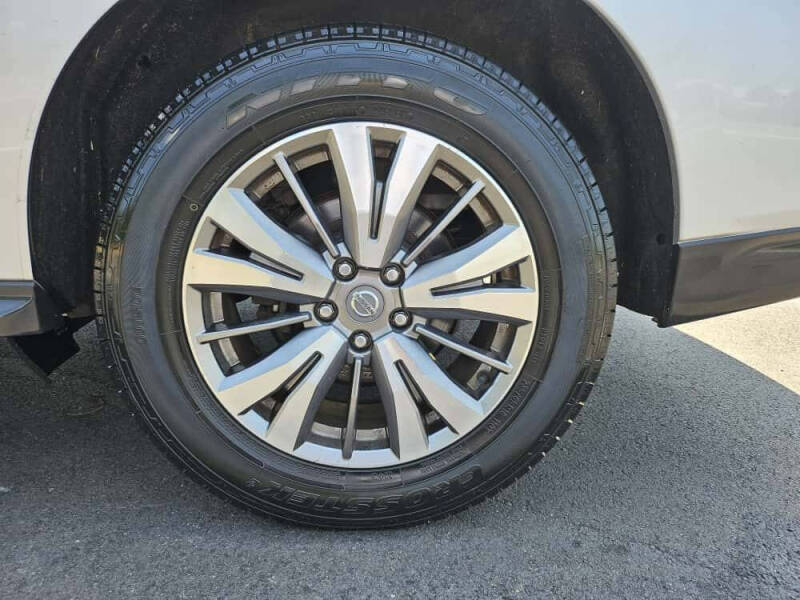 2019 Nissan Pathfinder SV