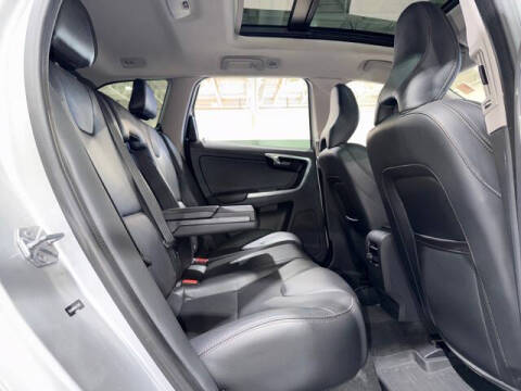 2017 Volvo XC60 T6 Dynamic