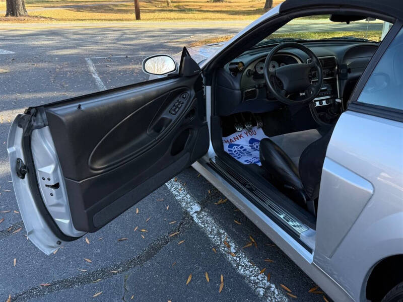 2004 Ford Mustang SVT Cobra