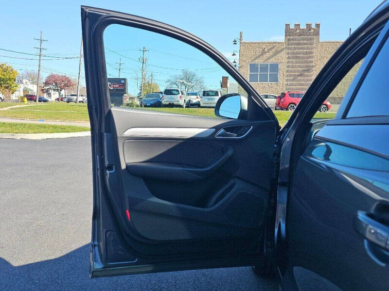 2017 Audi Q3 2.0T quattro Premium