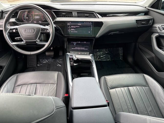 2024 Audi Q8 e-tron quattro Premium