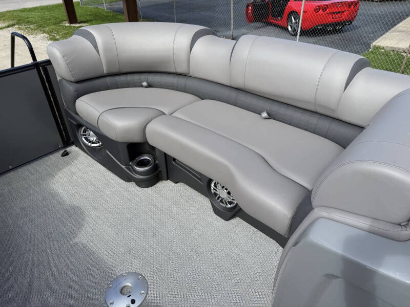 2023 Avalon Catalina 2585 QL