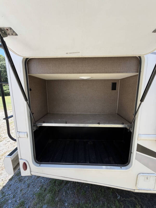 2018 Thor Motor Coach Ace 30.3