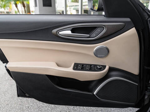 2023 Alfa Romeo Giulia Ti Lusso