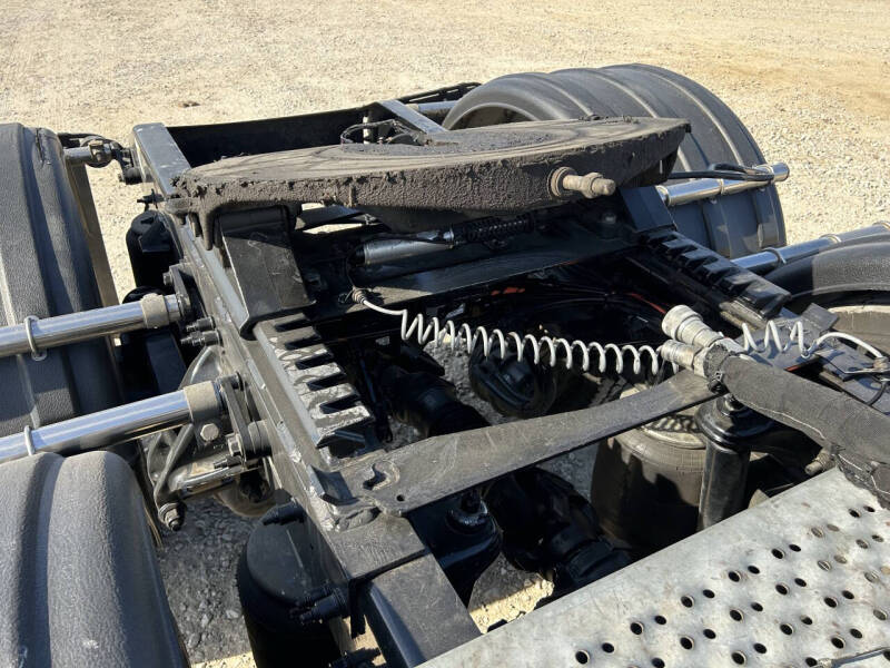 2019 Peterbilt 567 Road Tractor