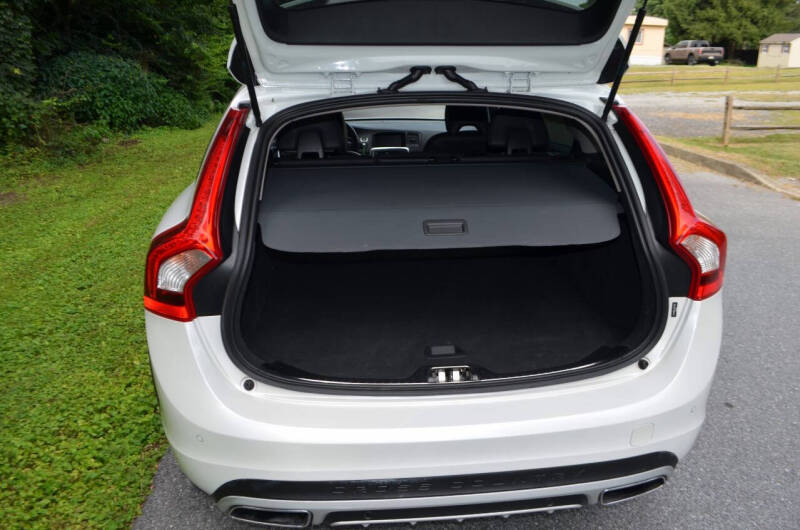 2018 Volvo V60 Cross Country T5 Premier