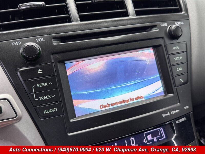 2014 Toyota Prius v Five