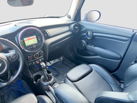 2017 MINI Hardtop 4 Door Cooper