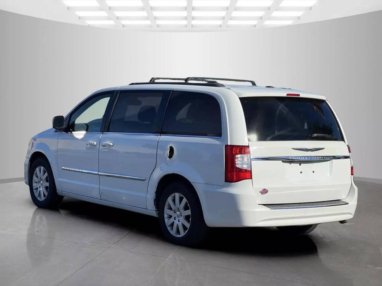 2013 Chrysler Town and Country for sale at Used Cars Toledo in Oregon, OH