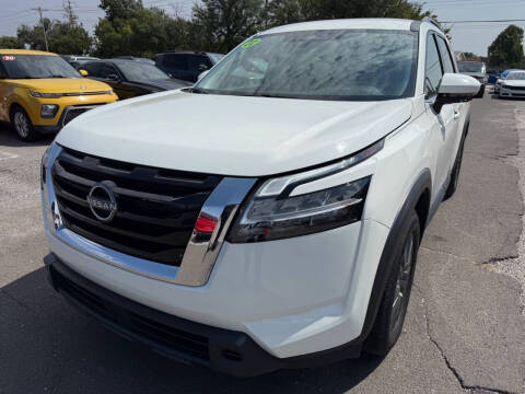 2022 Nissan Pathfinder SV