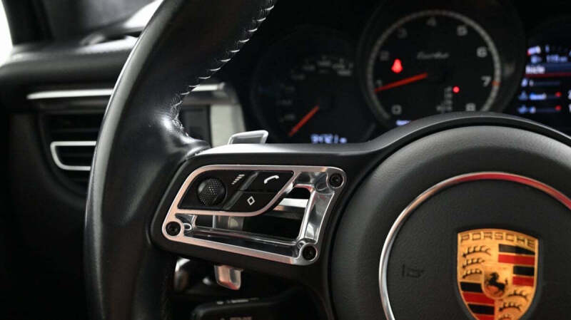 2021 Porsche Macan Turbo