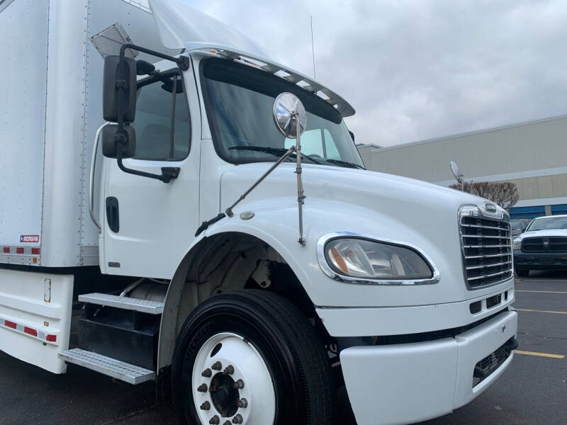 2012 Freightliner M2 106