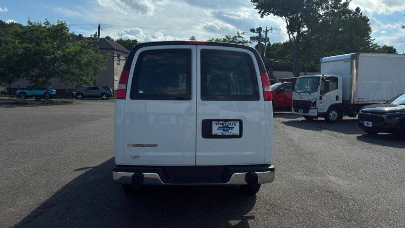2025 Chevrolet Express 2500