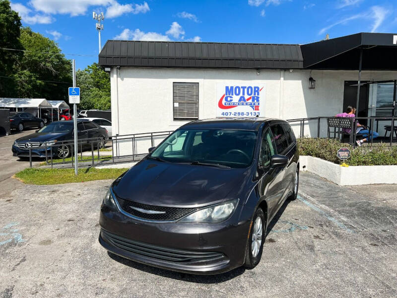 2017 Chrysler Pacifica Touring's photo