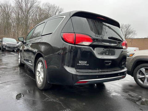 2017 Chrysler Pacifica Touring-L Plus