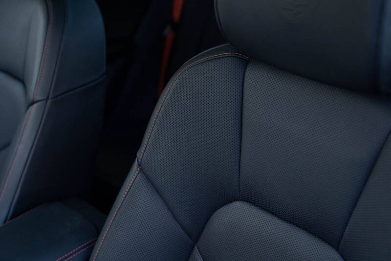 2025 Porsche Macan T