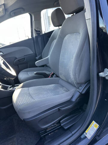 2013 Chevrolet Sonic LS Auto