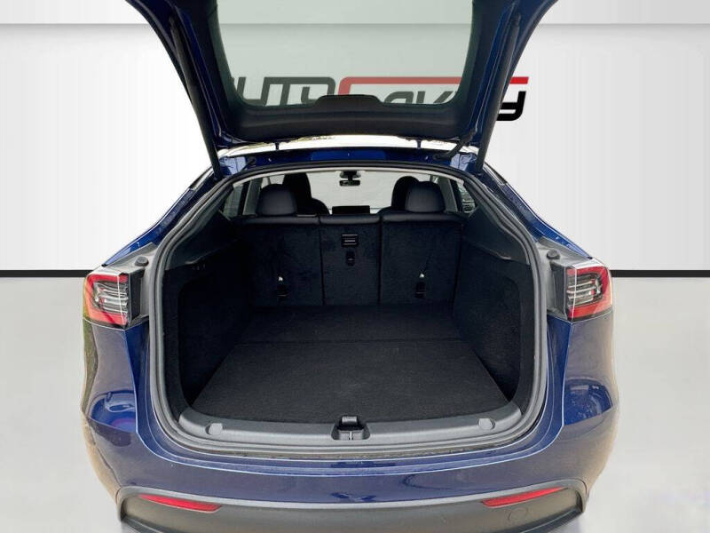 2025 Tesla Model Y Long Range