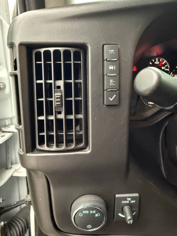 2023 GMC Savana 2500