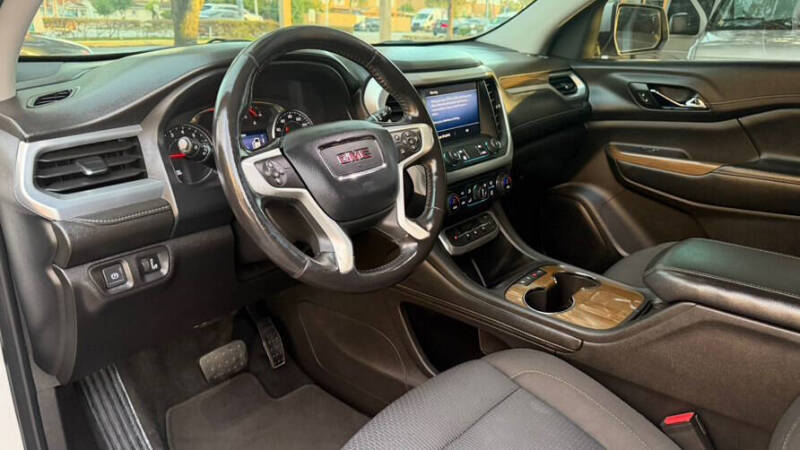 2020 GMC Acadia SLE