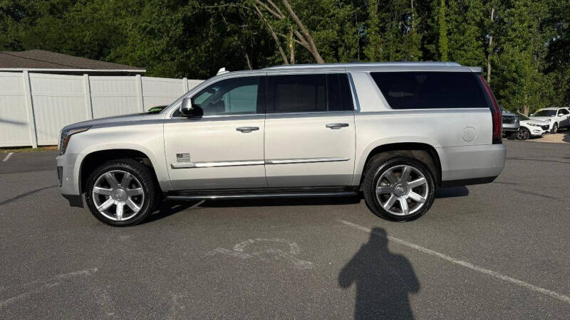 2017 Cadillac Escalade ESV Luxury