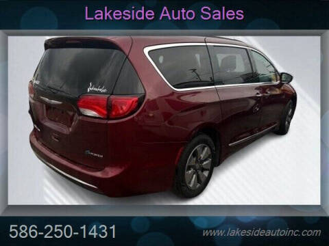 2017 Chrysler Pacifica Hybrid Platinum