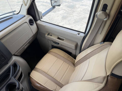 2012 Forest River SUNSEEKER 3010DS