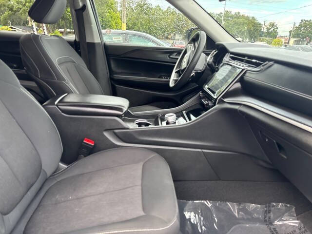 2023 Jeep Grand Cherokee L Laredo