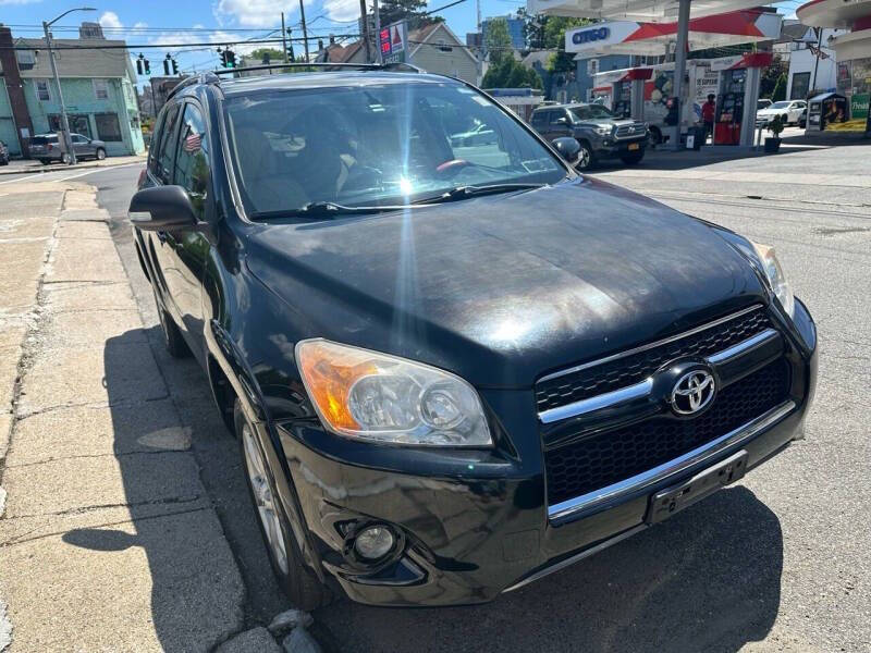 2011 Toyota RAV4 Limited photo 3