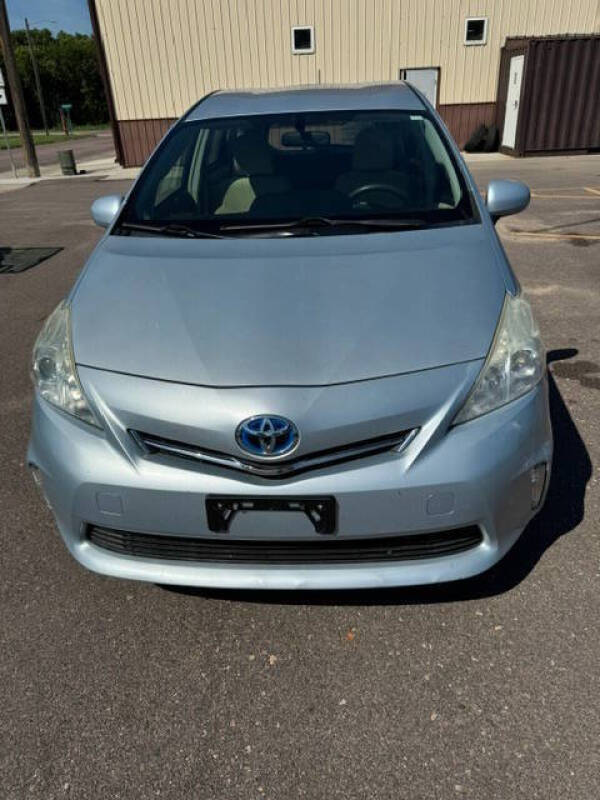 2012 Toyota Prius v Two