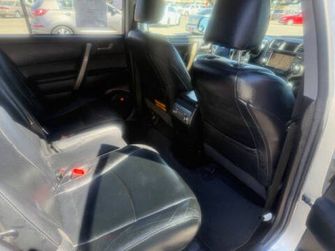 2012 Toyota Highlander SE