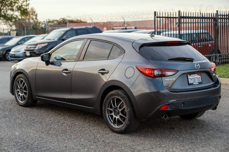 2016 Mazda MAZDA3 i Sport