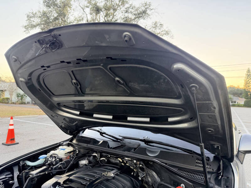 2014 Volkswagen Touareg V6 Sport