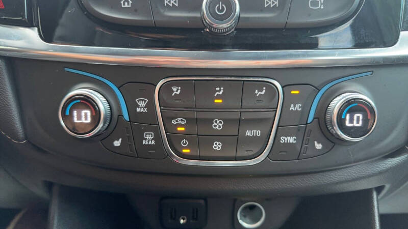 2022 Chevrolet Traverse LT Leather