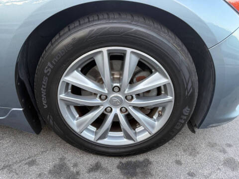 2015 Infiniti Q50 Premium