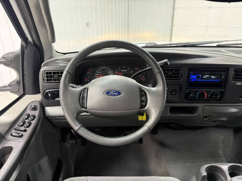 2003 Ford Excursion XLT