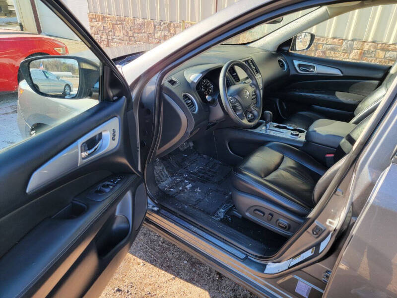 2019 Nissan Pathfinder SL