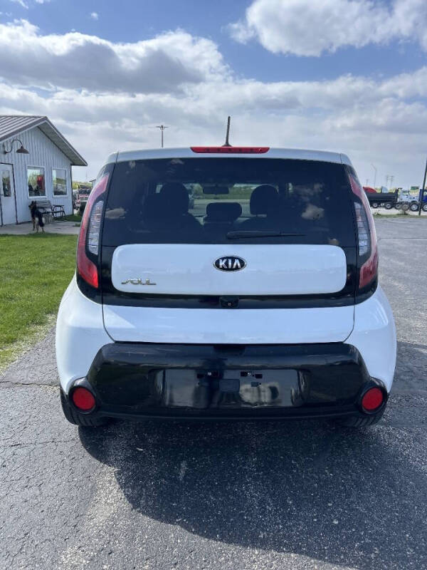 2016 Kia Soul +