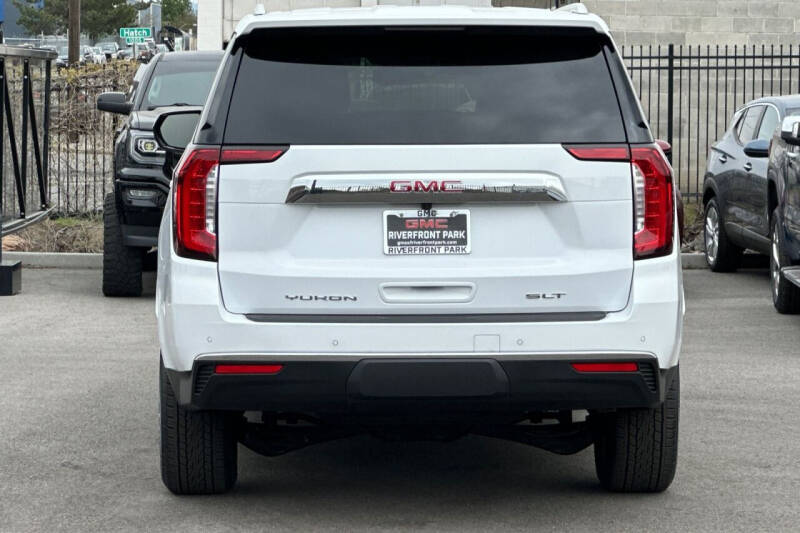 2024 GMC Yukon XL SLT