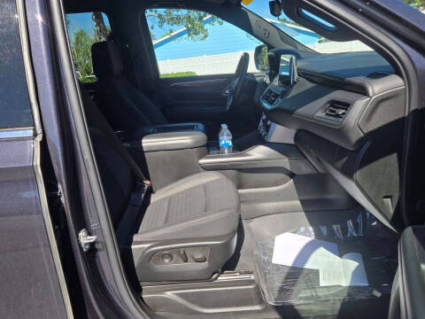 2023 GMC Yukon XL SLE
