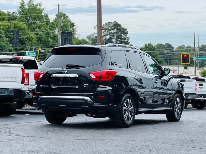 2018 Nissan Pathfinder SV